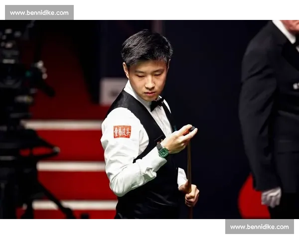 赵心童上海大师赛连丢 6 局遭逆转！攻防失衡与心态波动成致命伤